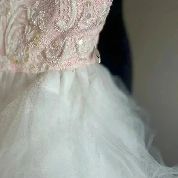 GIRLS BEATIFUL TULLE AND BEAD DRESS SIZE 8-9 NWT - Picture 5 of 9